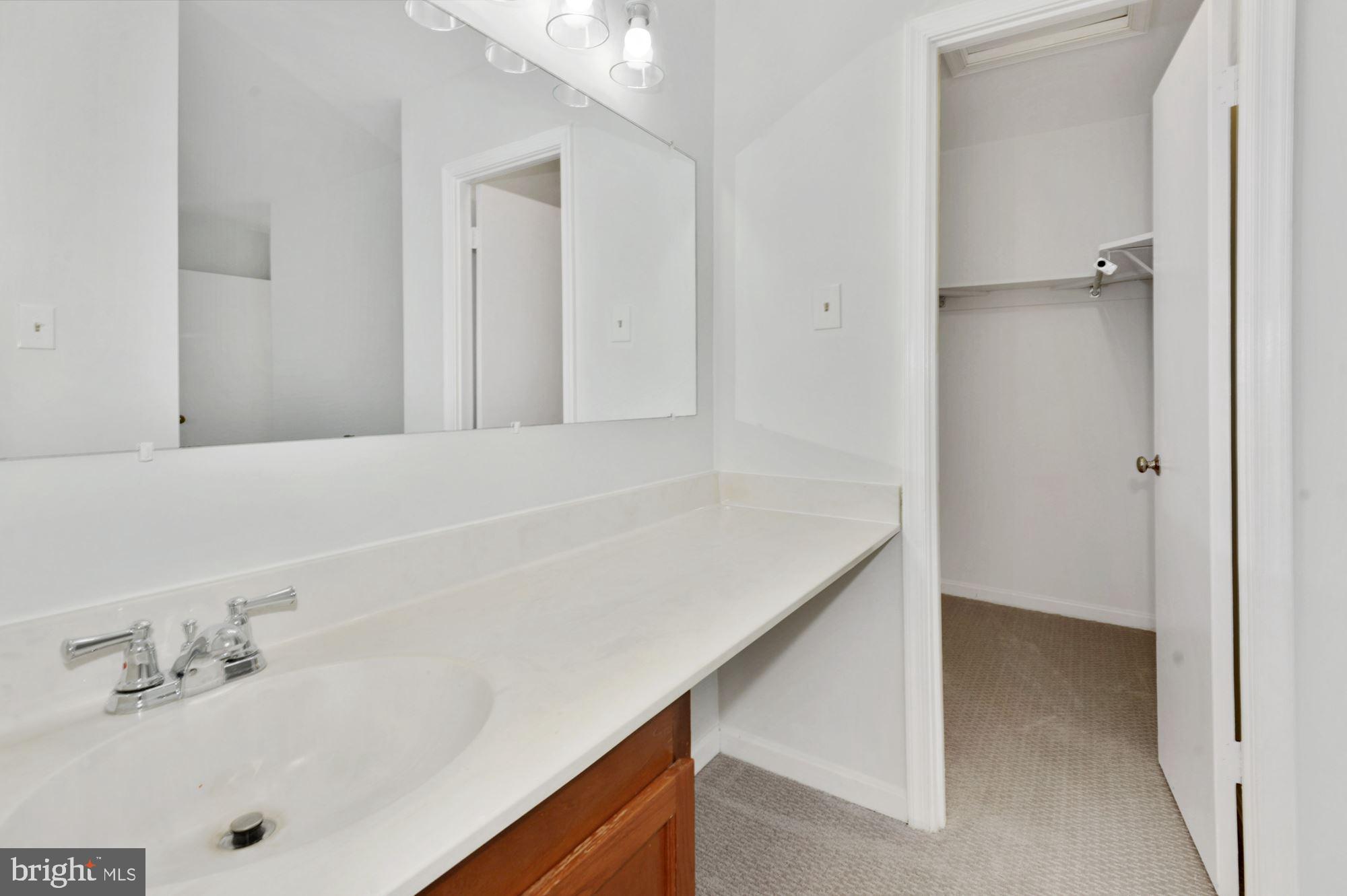 11951 Sentinel Point Court Reston, VA 20191 - Photo 15 of 42