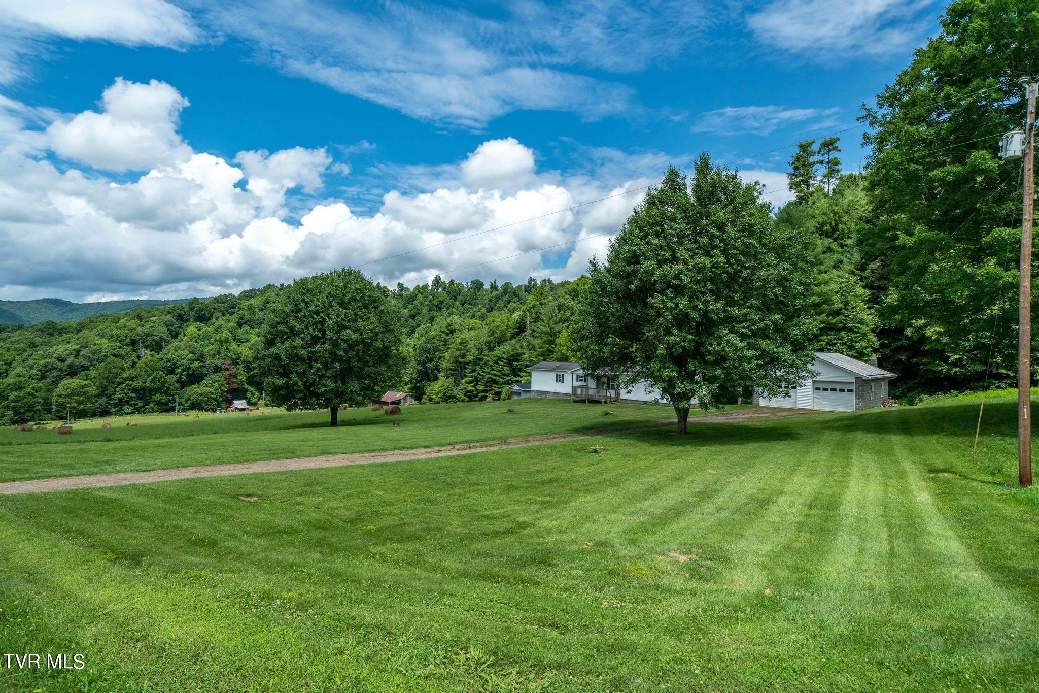 2051 Stage Road Mountain City, TN 37683 - Photo 12 of 64 2051 Stage Road (26 of 69)