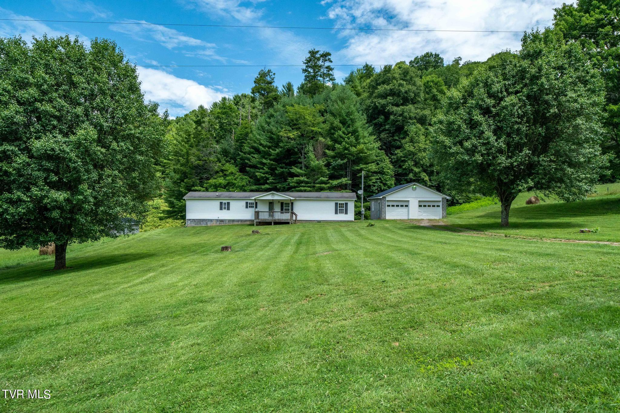 2051 Stage Road Mountain City, TN 37683 - Photo 13 of 64 2051 Stage Road (27 of 69)