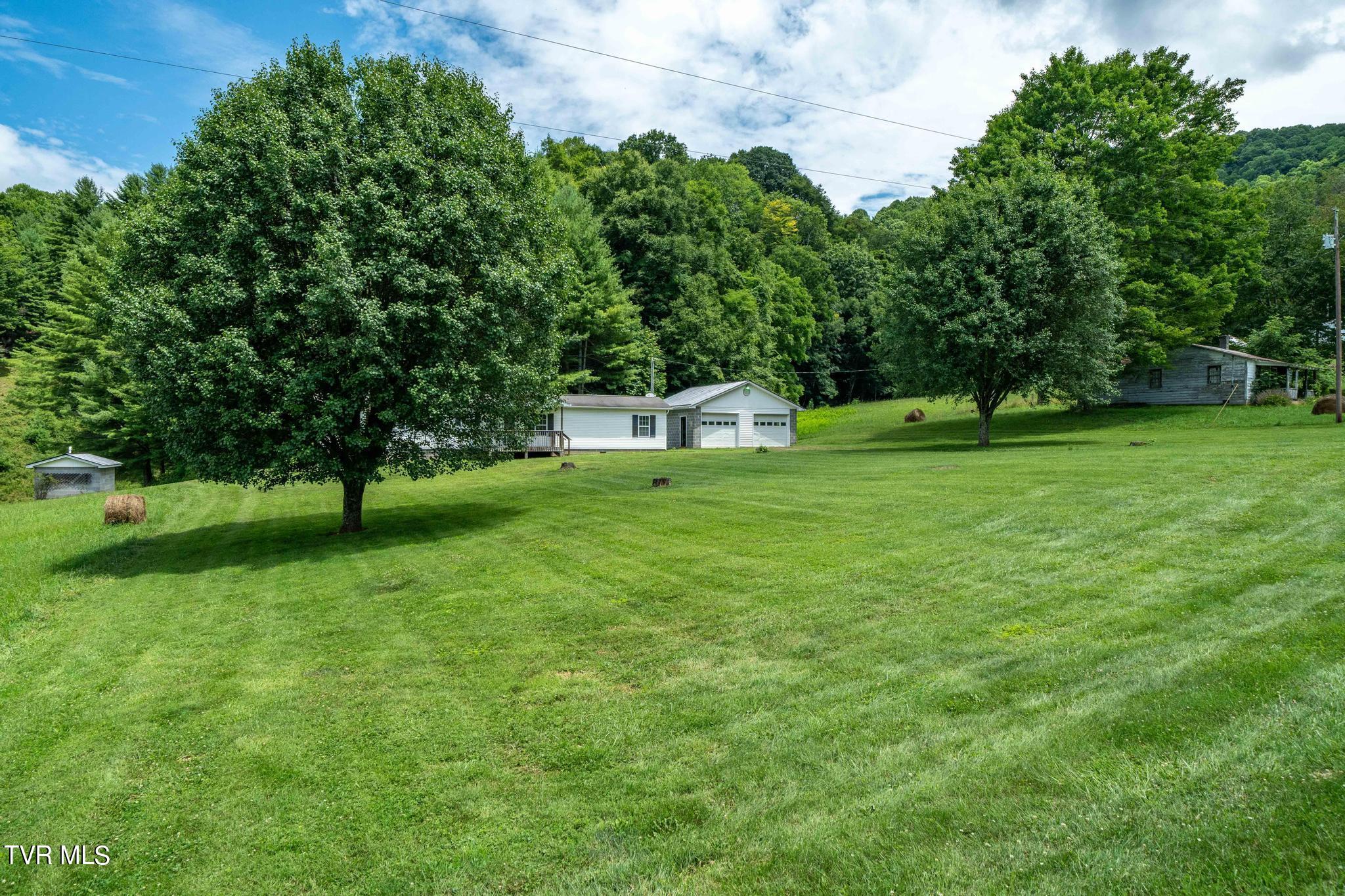 2051 Stage Road Mountain City, TN 37683 - Photo 14 of 64 2051 Stage Road (28 of 69)