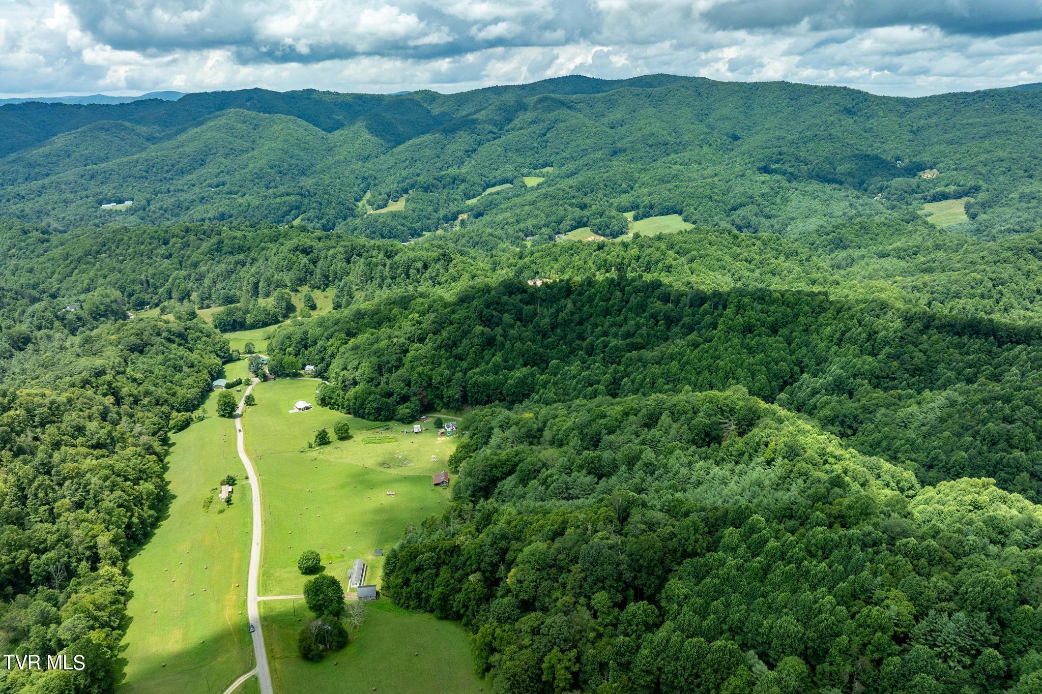 2051 Stage Road Mountain City, TN 37683 - Photo 38 of 64 2051 Stage Road (14 of 69)