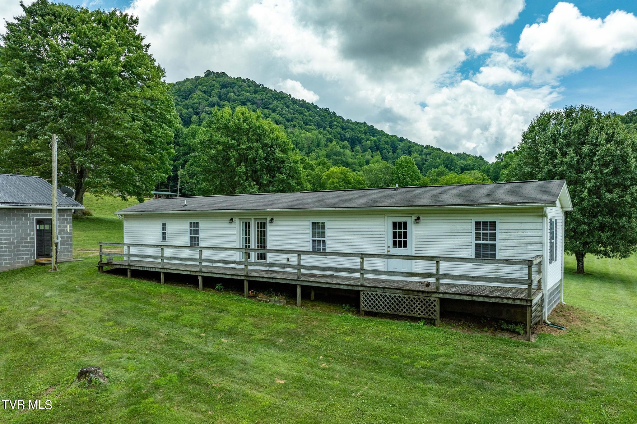 2051 Stage Road Mountain City, TN 37683 - Photo 4 of 64 2051 Stage Road (18 of 69)