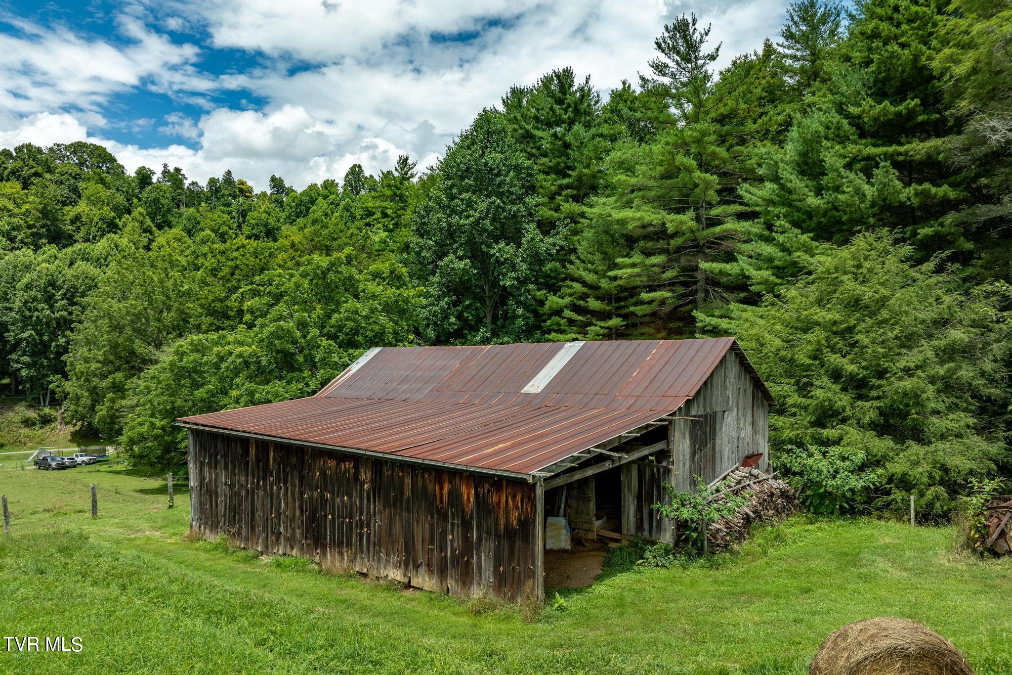 2051 Stage Road Mountain City, TN 37683 - Photo 9 of 64 2051 Stage Road (23 of 69)