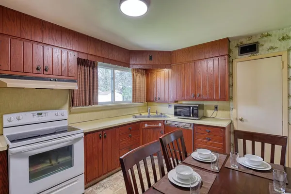 $249,900 | 210 Cumberland Drive, Camp Hill, PA 17011
