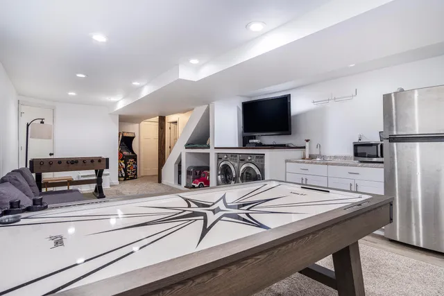 $1,250,000 | 7160 River Valley Drive Southeast, Alto, MI 49302