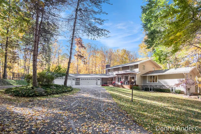 $1,250,000 | 7160 River Valley Drive Southeast, Alto, MI 49302
