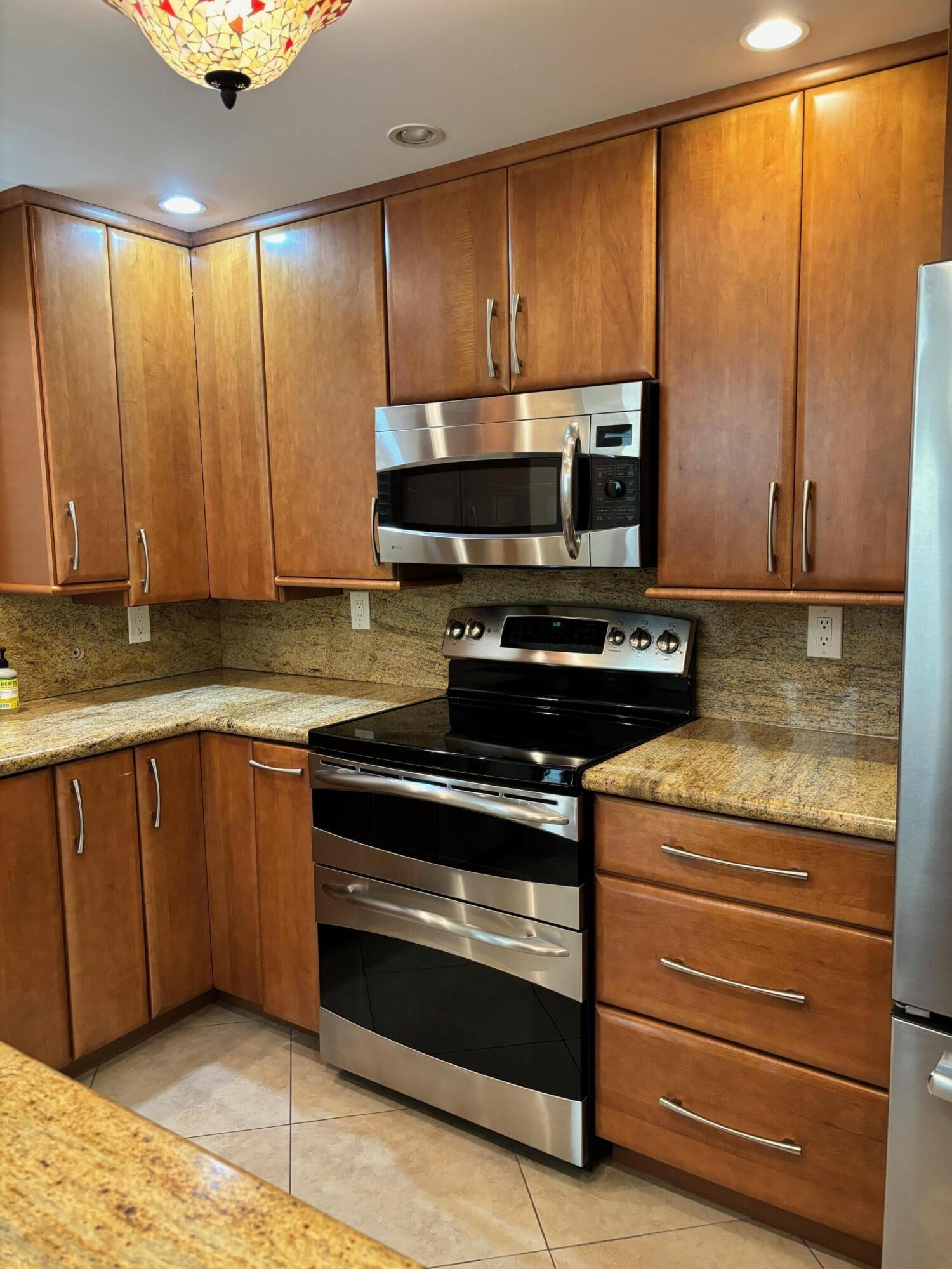 773 Jeffery Street, Unit 4206 Boca Raton, FL 33487 - Photo 6 of 27 Double Oven and Convection Microwave