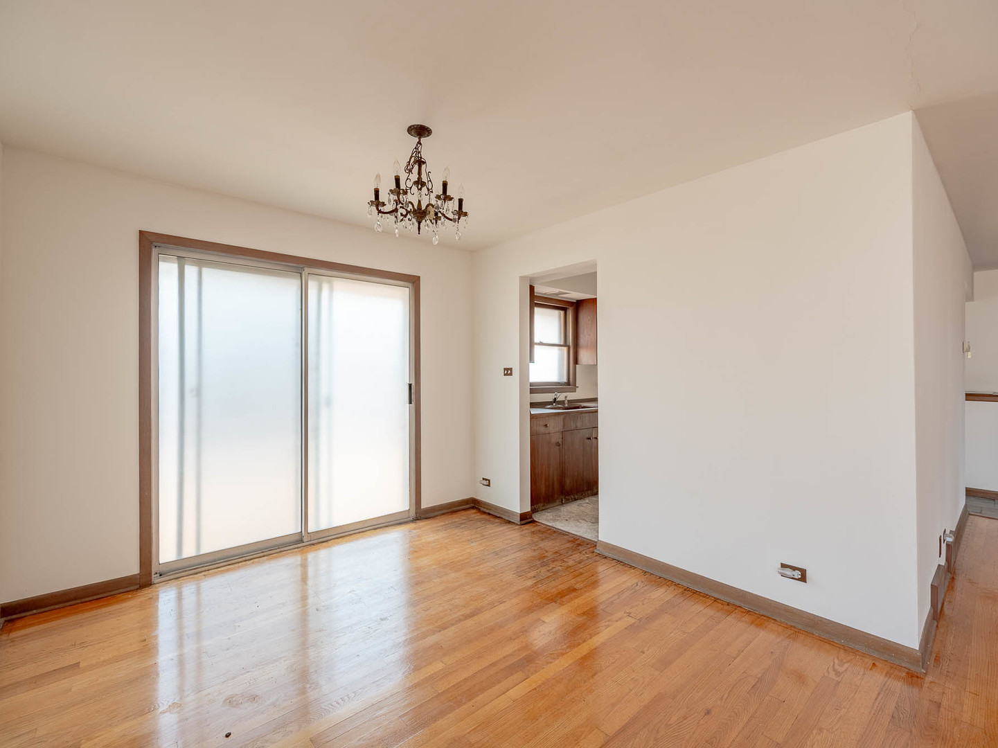 7849 80th Place Bridgeview, IL 60455 - Photo 4 of 14