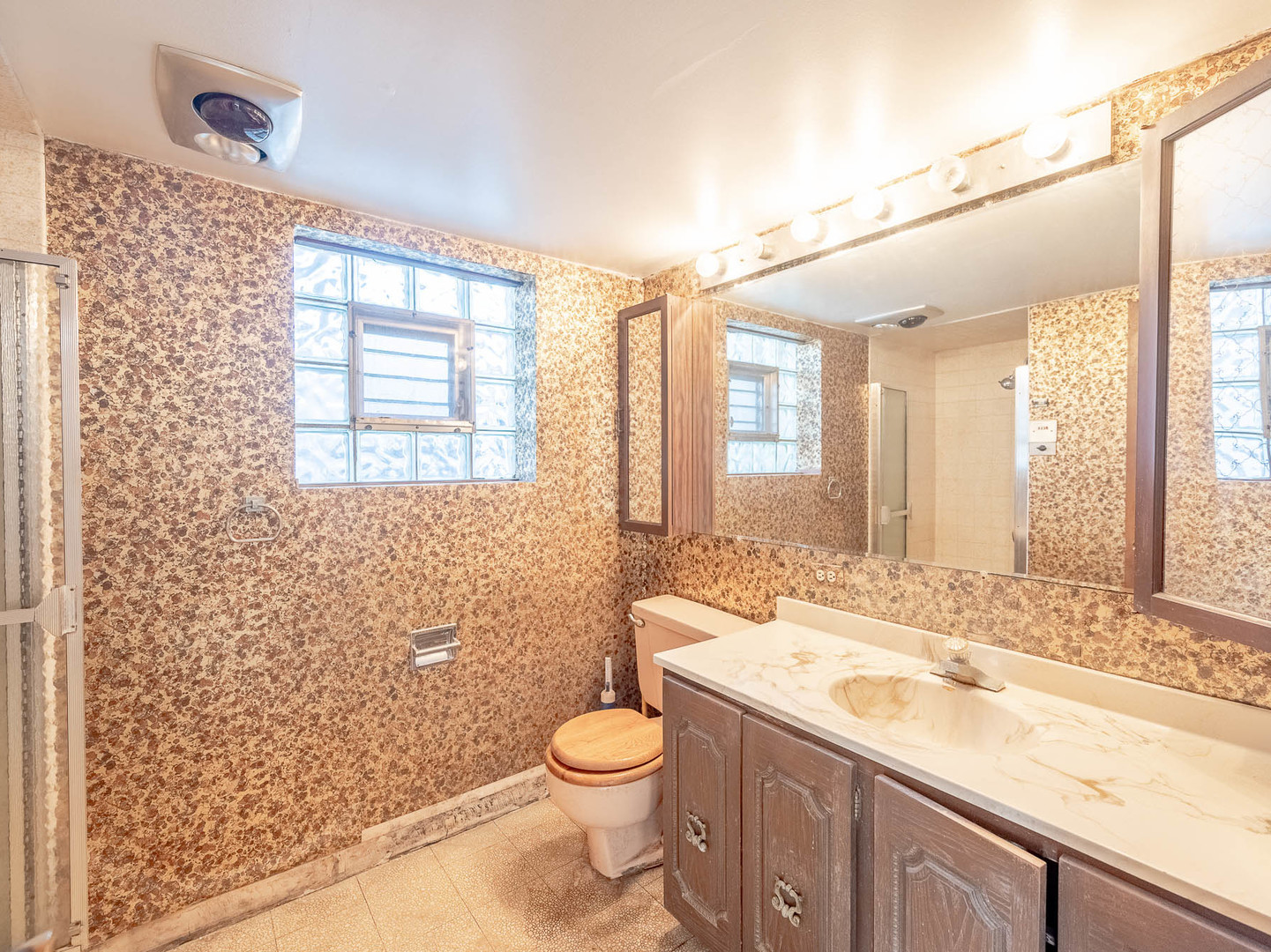 7849 80th Place Bridgeview, IL 60455 - Photo 8 of 14