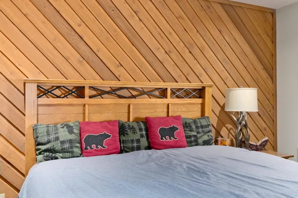 $750,000 | 865 Majestic Pines Drive, Unit 125, Mammoth Lakes, CA 93546