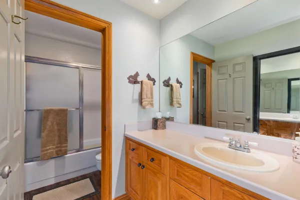 $750,000 | 865 Majestic Pines Drive, Unit 125, Mammoth Lakes, CA 93546