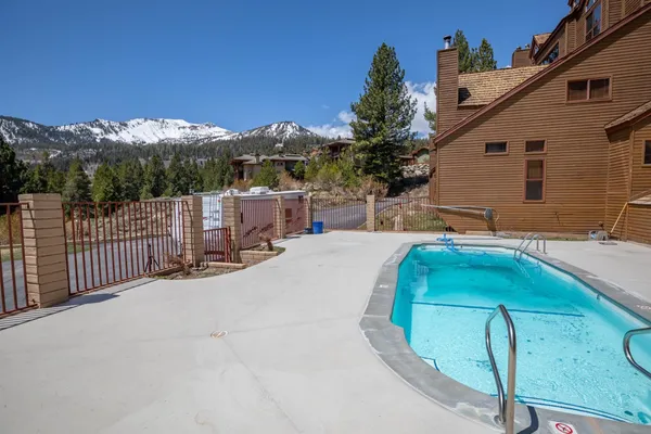 $750,000 | 865 Majestic Pines Drive, Unit 125, Mammoth Lakes, CA 93546