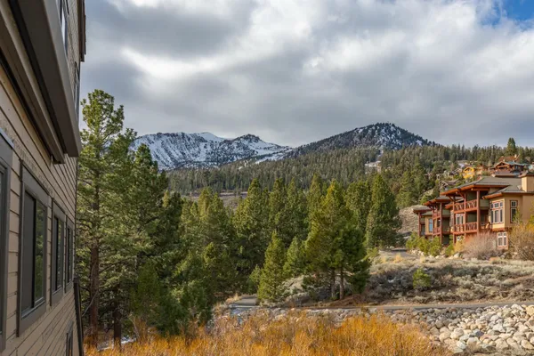 $750,000 | 865 Majestic Pines Drive, Unit 125, Mammoth Lakes, CA 93546