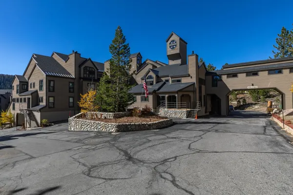 $750,000 | 865 Majestic Pines Drive, Unit 125, Mammoth Lakes, CA 93546
