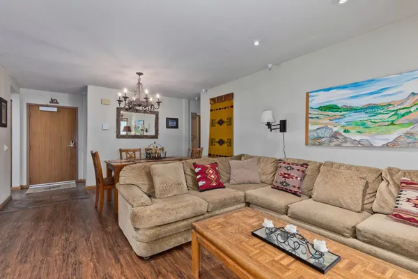 $750,000 | 865 Majestic Pines Drive, Unit 125, Mammoth Lakes, CA 93546