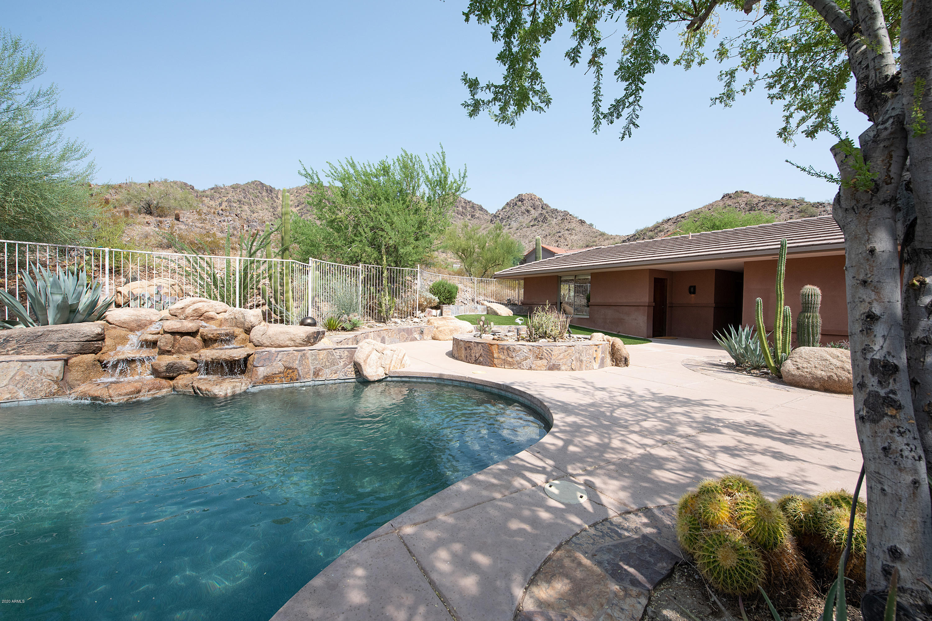 3140 East Ocotillo Road Phoenix, AZ 85016 - Photo 33 of 39 Sparkling Pool & Fountain