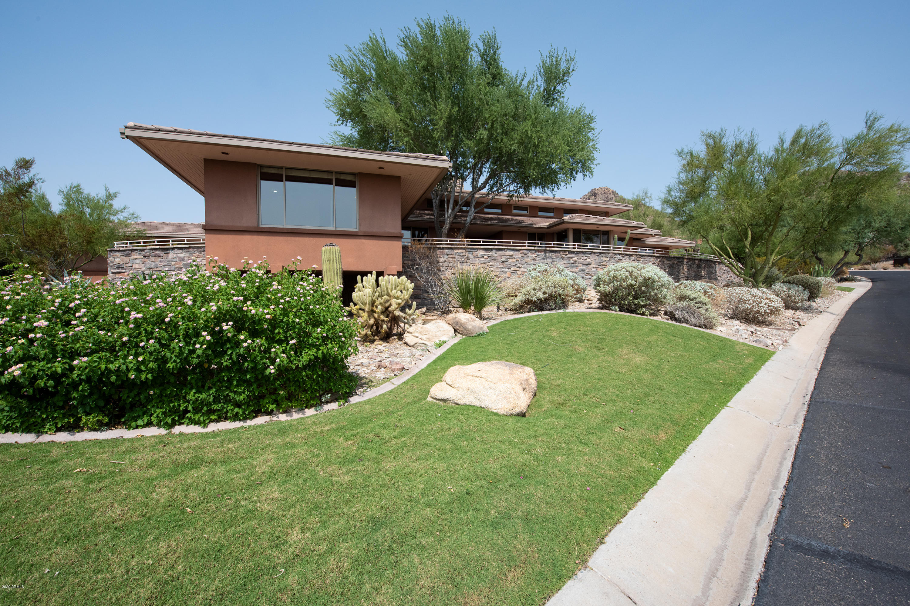 3140 East Ocotillo Road Phoenix, AZ 85016 - Photo 39 of 39 Grassy front yard.