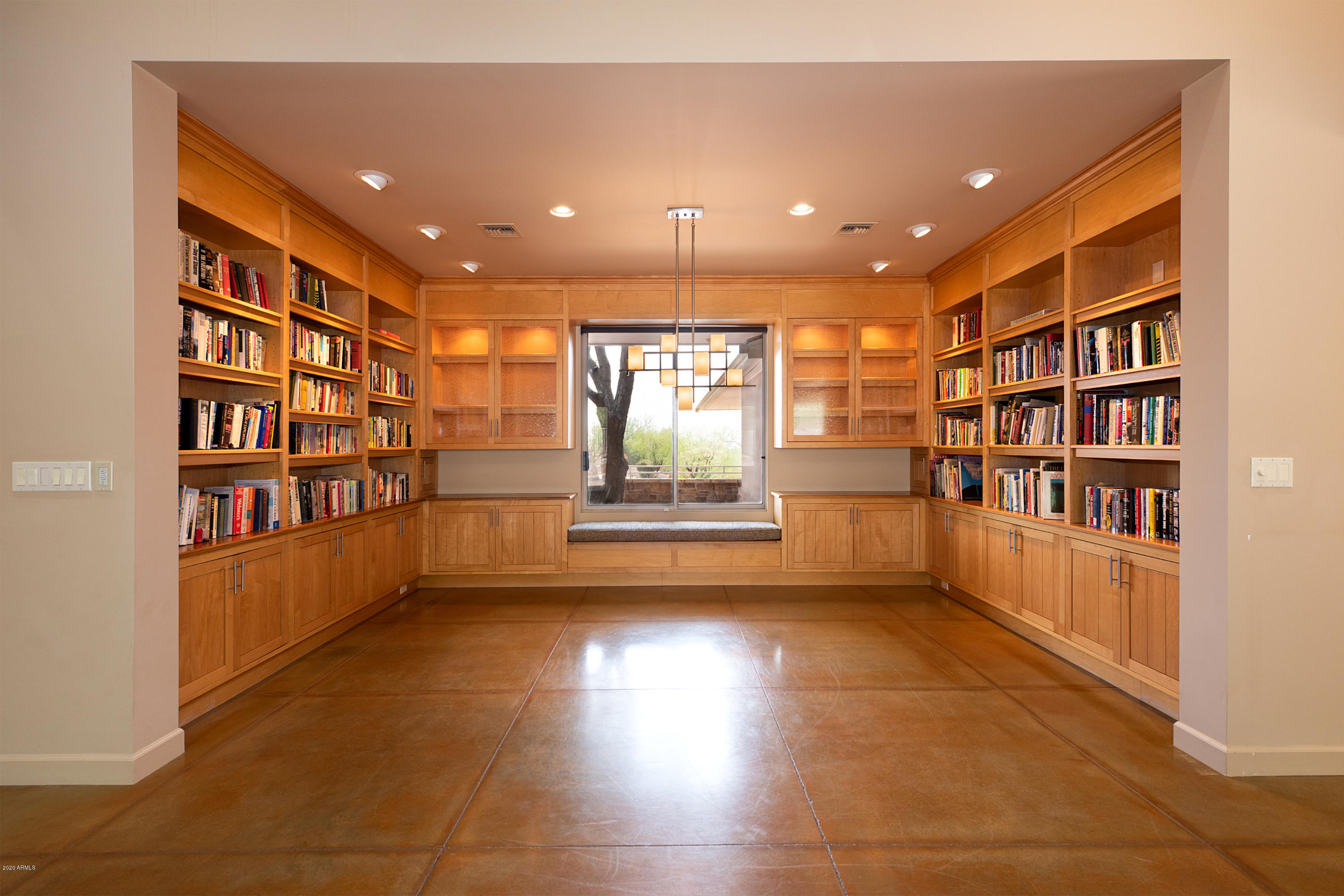 3140 East Ocotillo Road Phoenix, AZ 85016 - Photo 9 of 39 Dining area w/bookshelves!