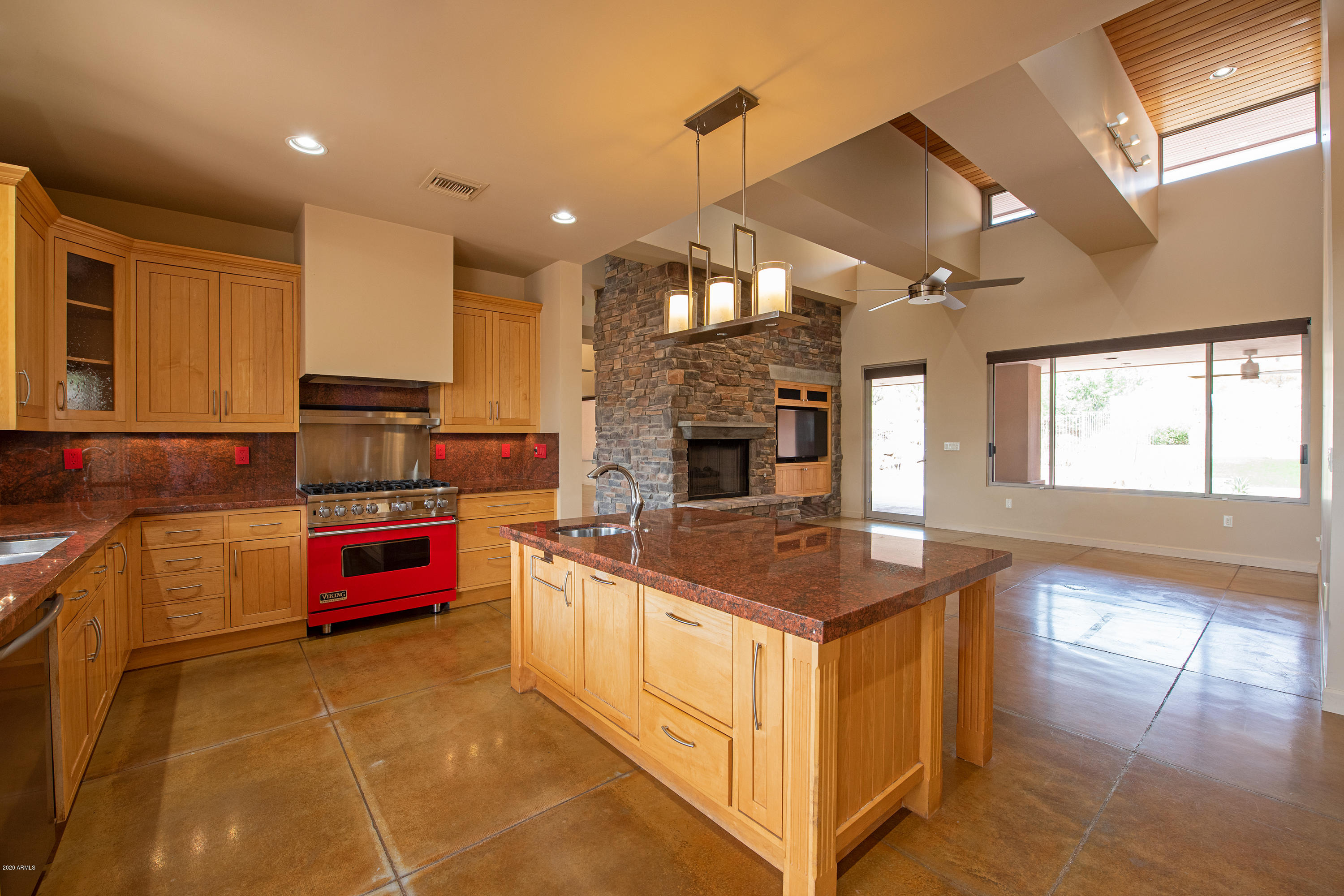 3140 East Ocotillo Road Phoenix, AZ 85016 - Photo 10 of 39 Kitchen with 6 gas burner VIKING!