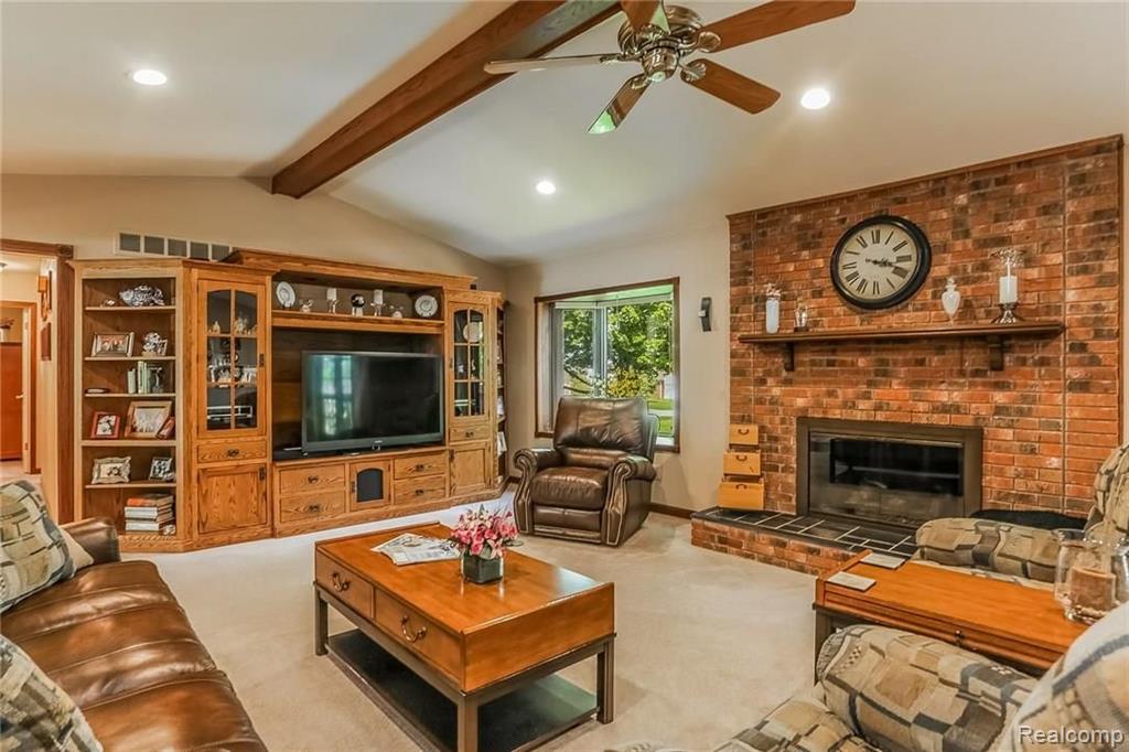 2049 Elkhorn Drive Rochester Hills, MI 48307 - Photo 10 of 34