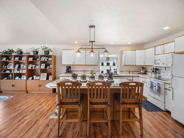 $460,000 | 26370 South Hinds Drive, St. Maries, ID 83861