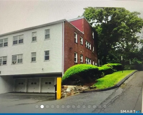 $1,750 | 324 Strawberry Hill Avenue, Unit A202, Norwalk, CT 06851