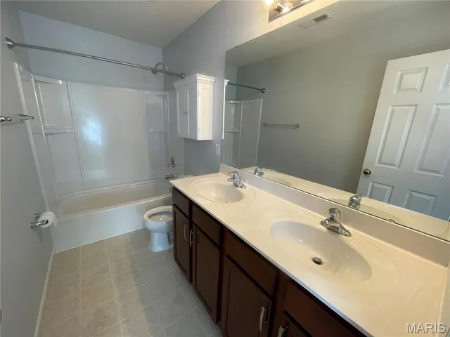 $2,000 | 634 Country Heights Drive, Lake St. Louis, MO 63367