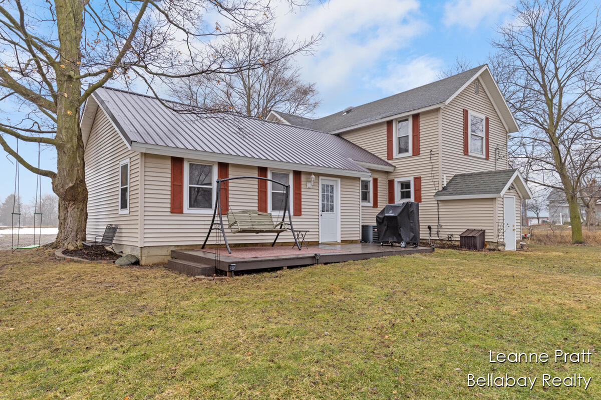 6810 Assyria Road Nashville, MI 49073 - Photo 4 of 43 IMG_1034