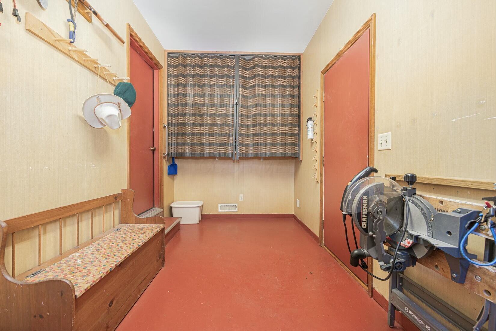 4446 Dublin Road Columbus, OH 43221 - Photo 28 of 62 Workshop off garage