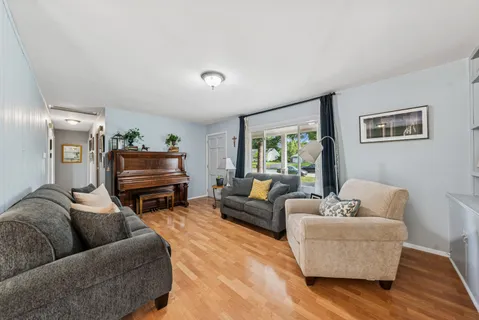 $315,000 | 2917 Westridge Drive, Woodridge, IL 60517