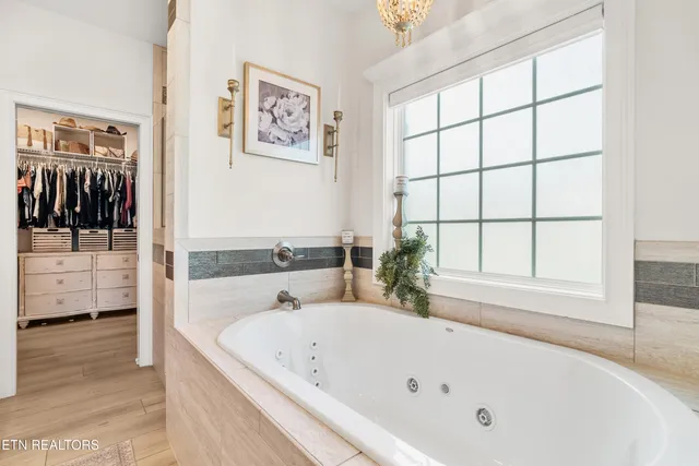 $735,000 | 340 Pine Berry Drive, Vonore, TN 37885