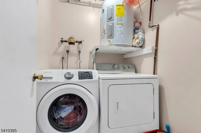 $250,000 | 160 Cross Slope Court, Unit J, Englishtown, NJ 07726