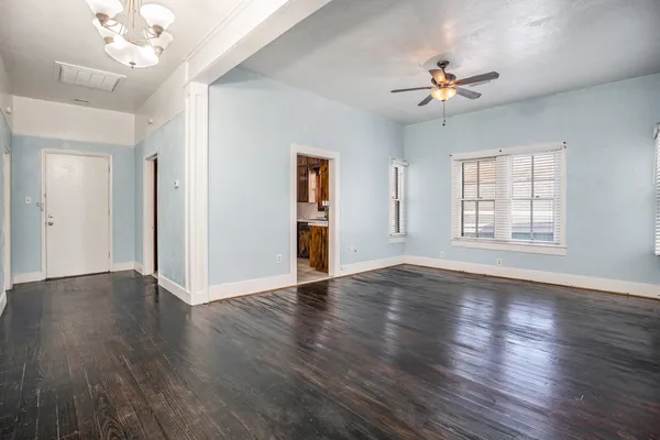 $1,750 | 3309 Ave North, Galveston, TX 77550