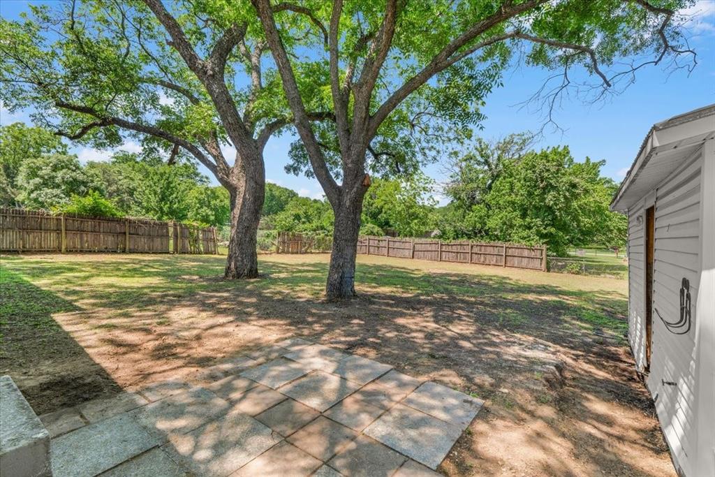 643 East Columbia Drive Azle, TX 76020 - Photo 28 of 34