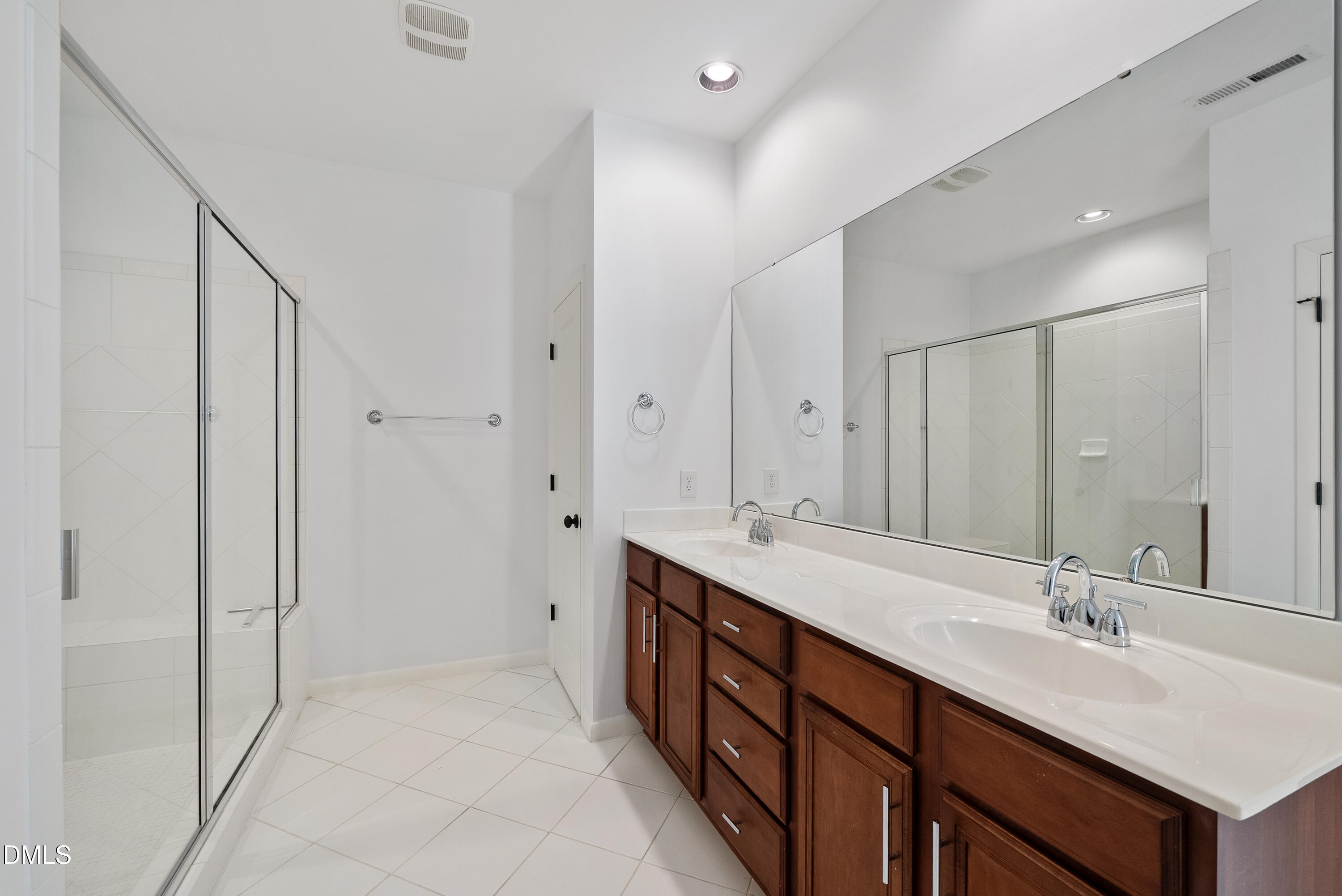 839 The Village Circle Raleigh, NC 27615 - Photo 29 of 41 DSC08157