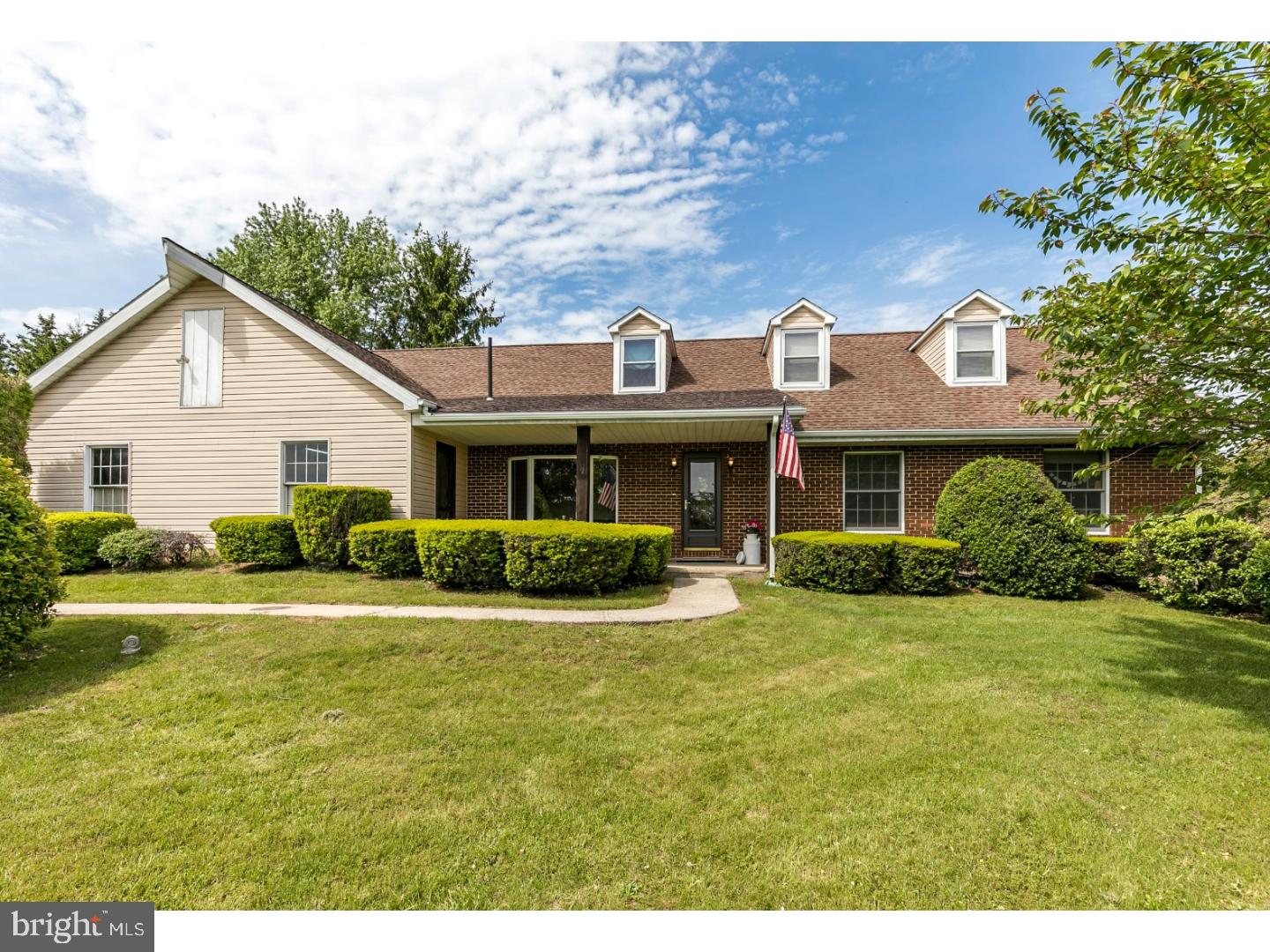 110 Rabbit Run Pottstown, PA 19465 - Photo 1 of 25