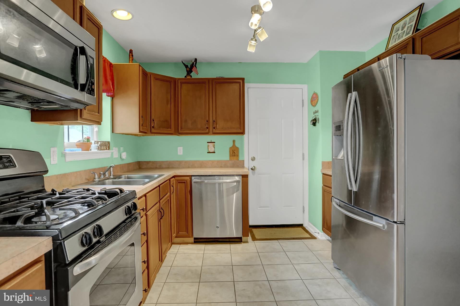 110 Beverly Avenue Reading, PA 19607 - Photo 7 of 28