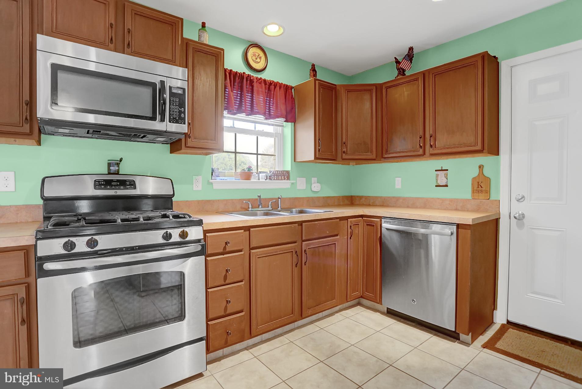 110 Beverly Avenue Reading, PA 19607 - Photo 8 of 28
