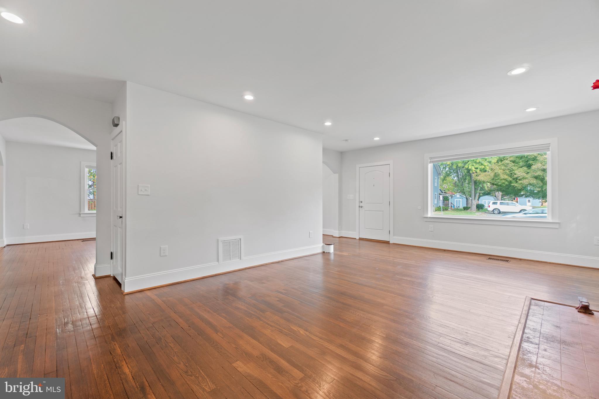 407 Edwards Ferry Road Northeast Leesburg, VA 20176 - Photo 12 of 62 Gallery Image 12