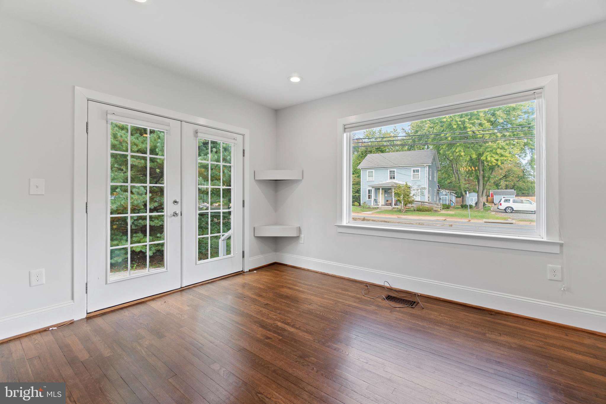 407 Edwards Ferry Road Northeast Leesburg, VA 20176 - Photo 16 of 62 Gallery Image 16