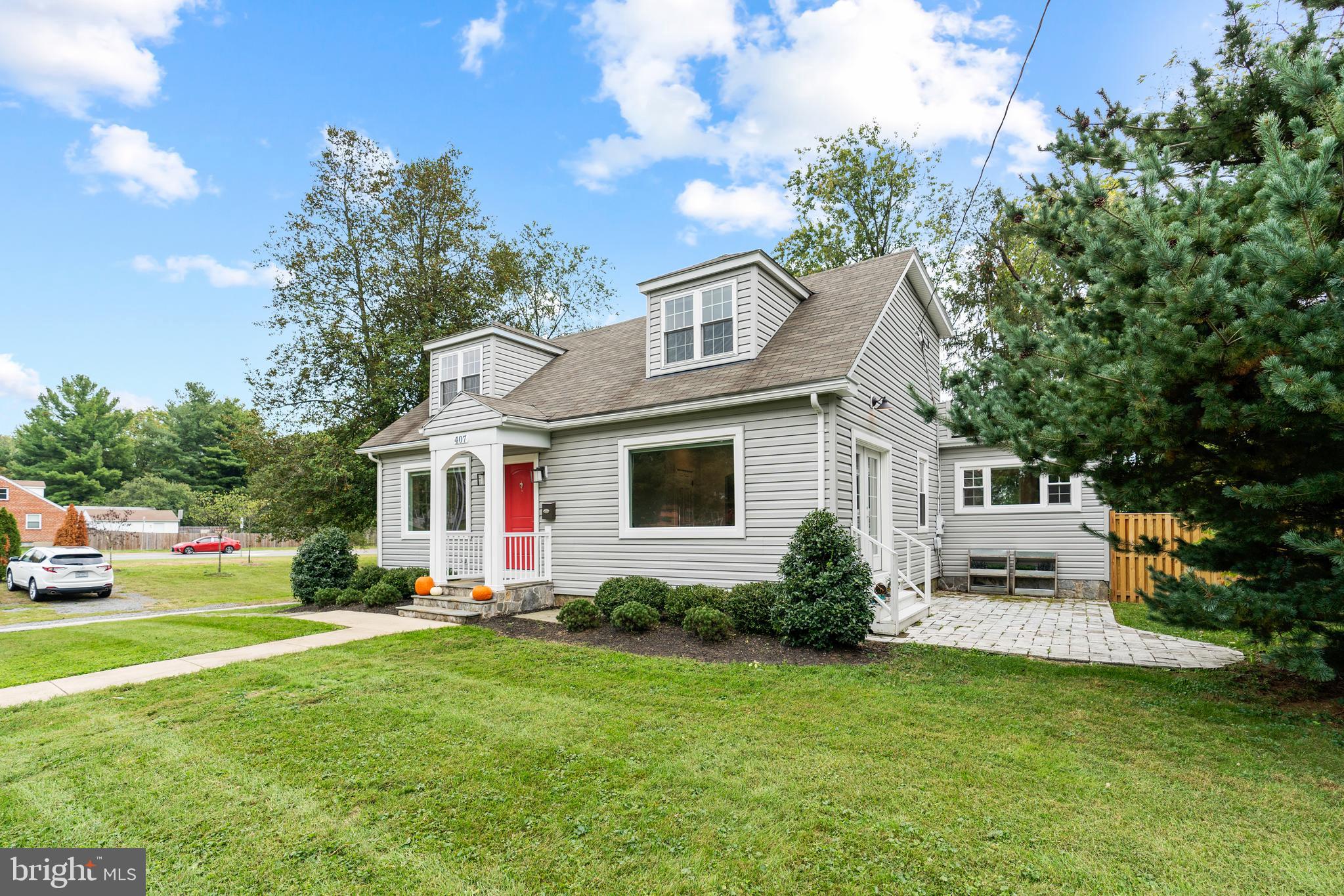 407 Edwards Ferry Road Northeast Leesburg, VA 20176 - Photo 3 of 62 Gallery Image 3
