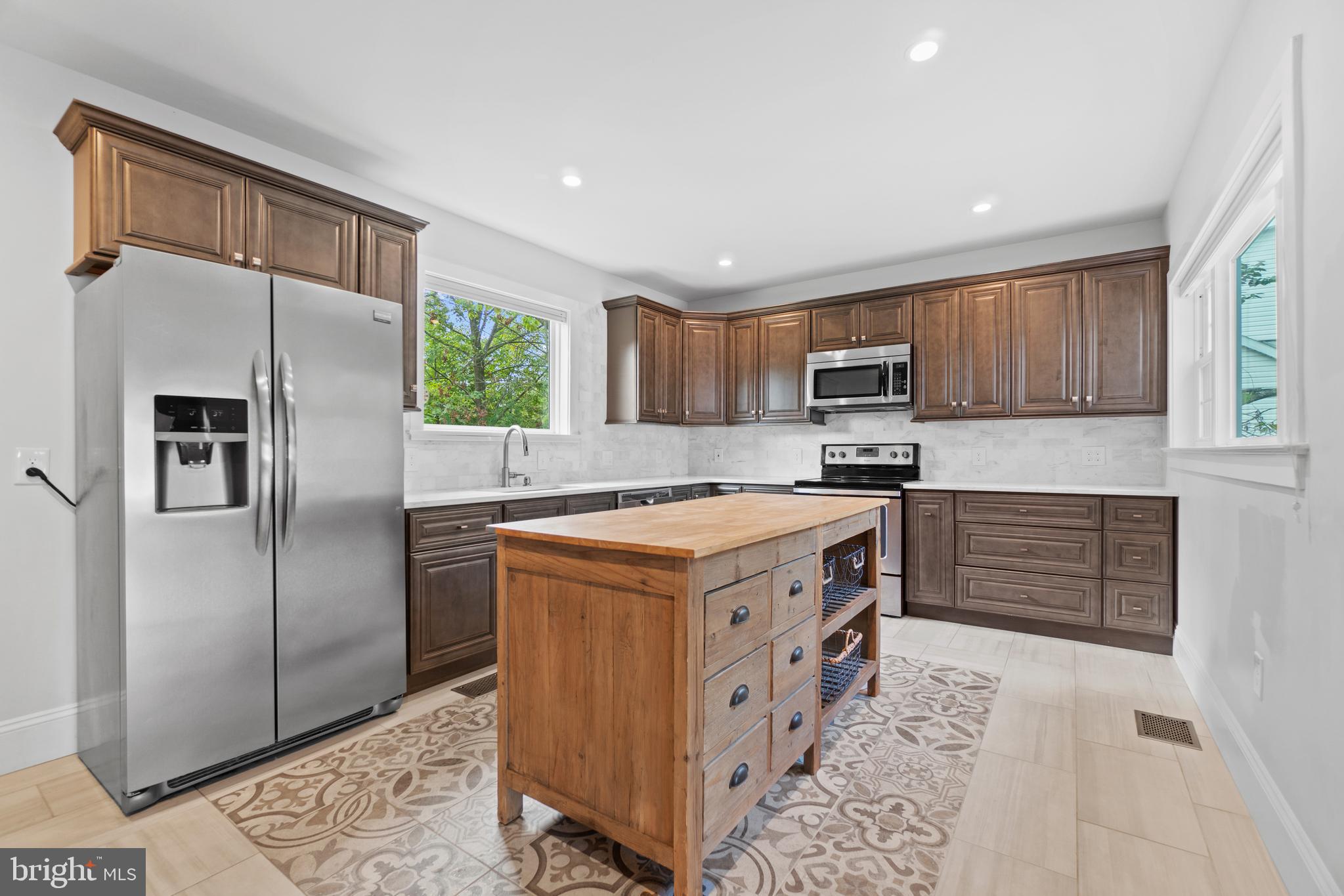 407 Edwards Ferry Road Northeast Leesburg, VA 20176 - Photo 21 of 62 Gallery Image 21