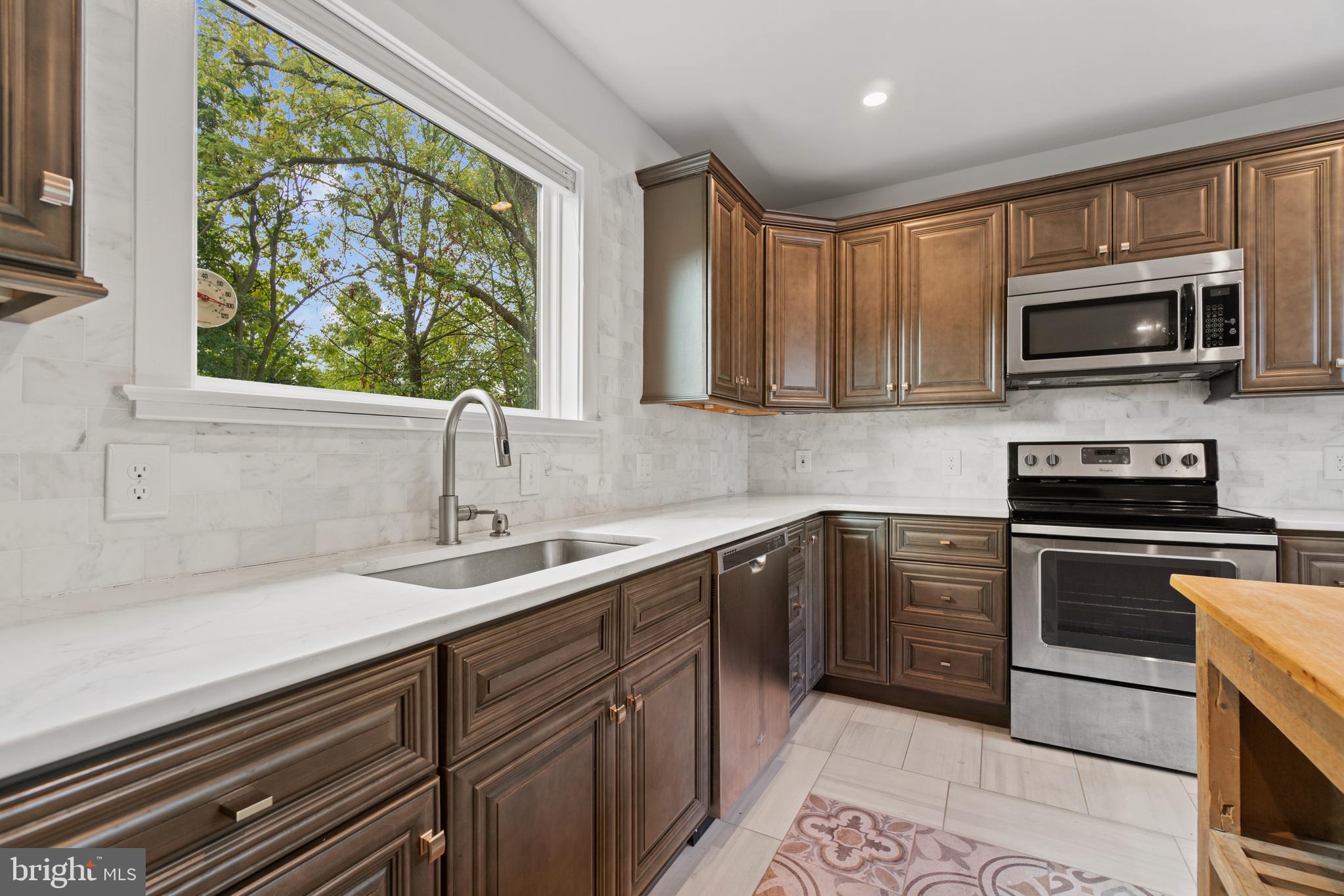 407 Edwards Ferry Road Northeast Leesburg, VA 20176 - Photo 22 of 62 Gallery Image 22