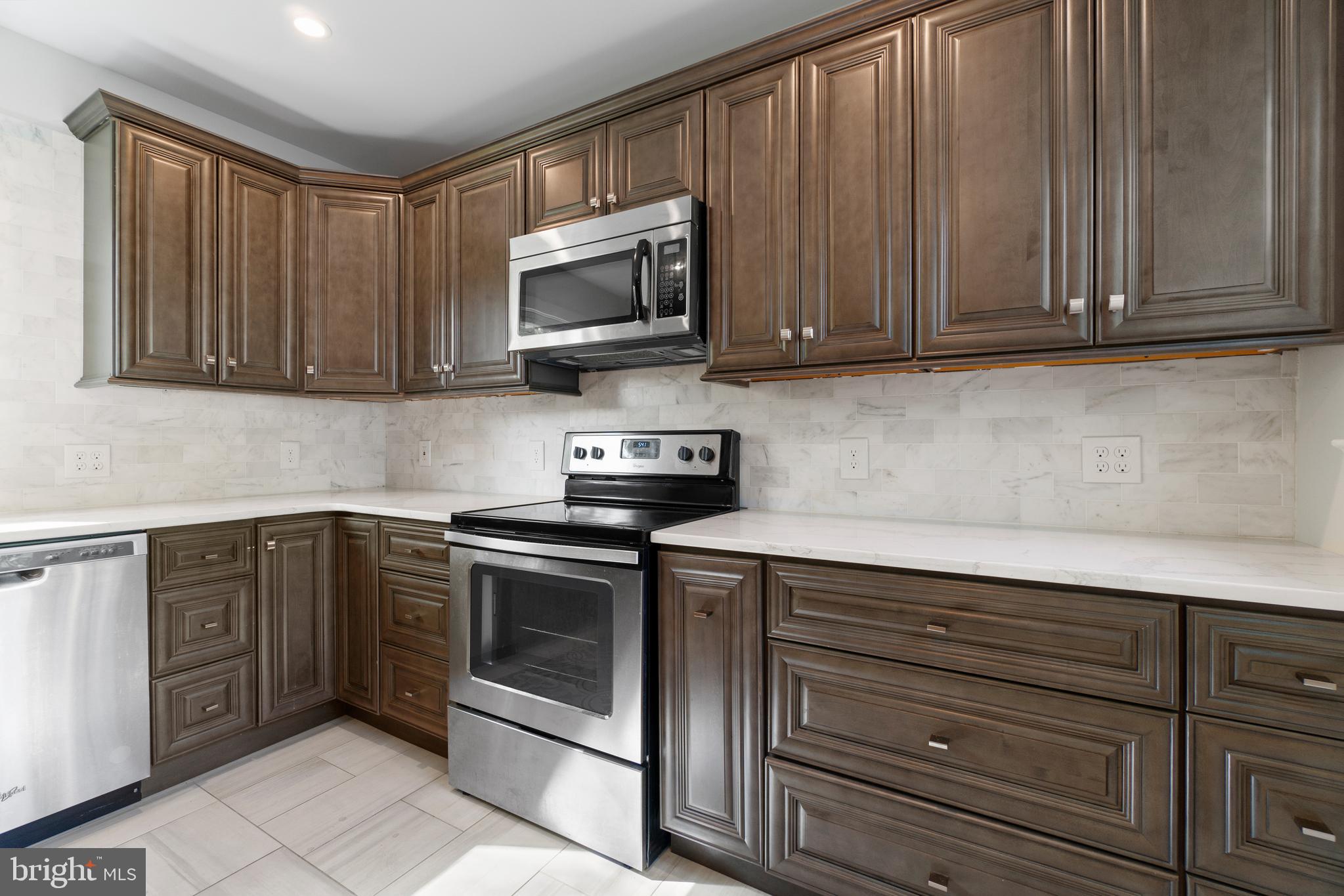 407 Edwards Ferry Road Northeast Leesburg, VA 20176 - Photo 23 of 62 Gallery Image 23