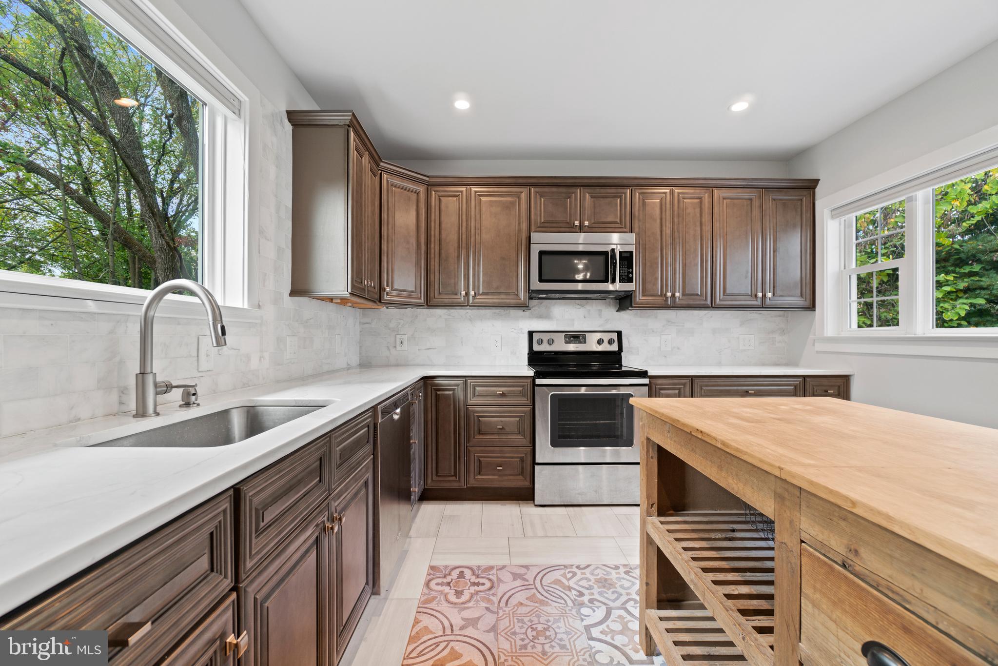 407 Edwards Ferry Road Northeast Leesburg, VA 20176 - Photo 24 of 62 Gallery Image 24