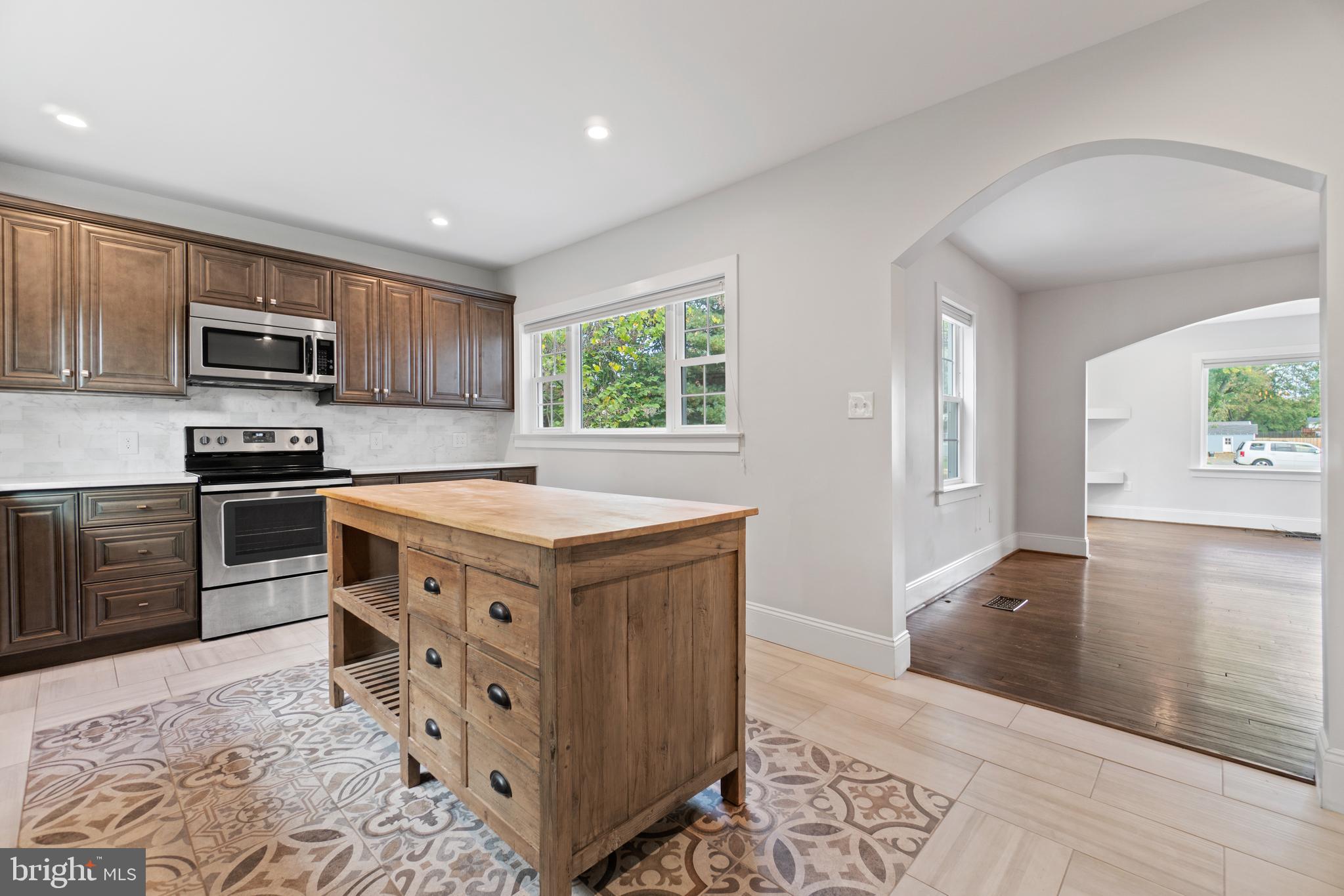 407 Edwards Ferry Road Northeast Leesburg, VA 20176 - Photo 26 of 62 Gallery Image 26