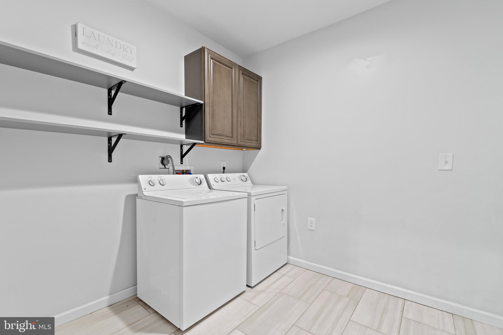 407 Edwards Ferry Road Northeast Leesburg, VA 20176 - Photo 27 of 62 Gallery Image 27