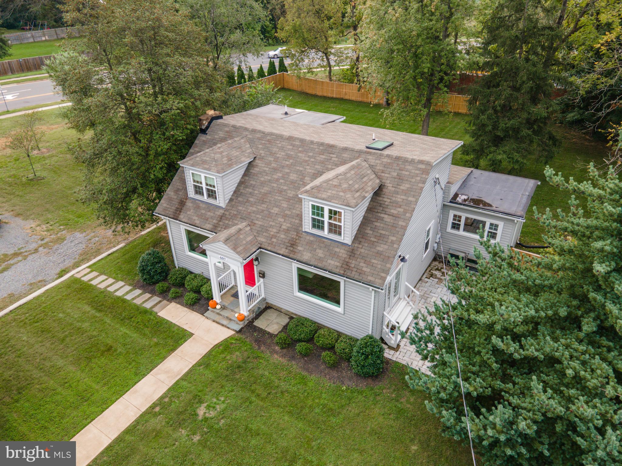 407 Edwards Ferry Road Northeast Leesburg, VA 20176 - Photo 5 of 62 Gallery Image 5