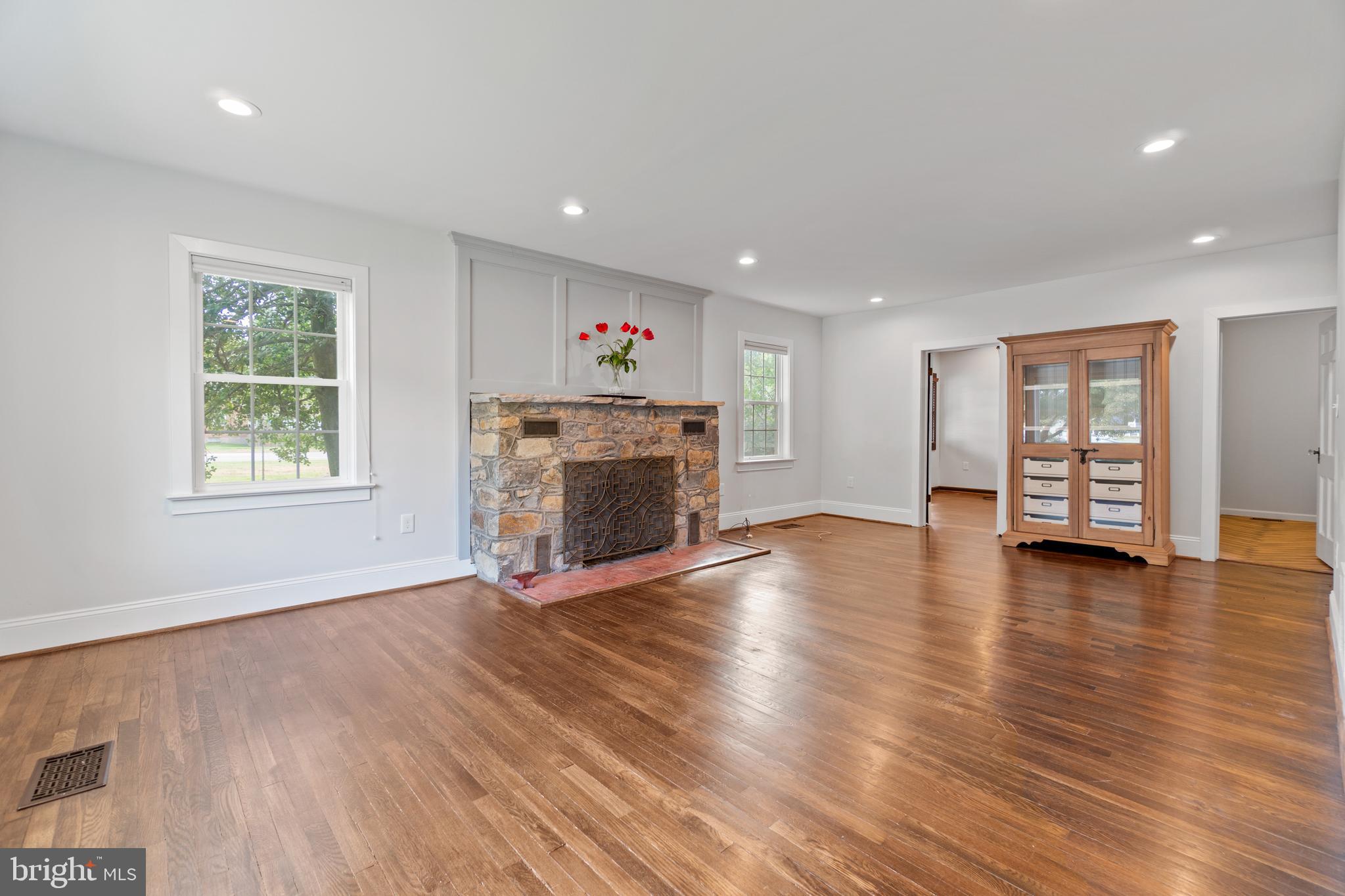407 Edwards Ferry Road Northeast Leesburg, VA 20176 - Photo 8 of 62 Gallery Image 8