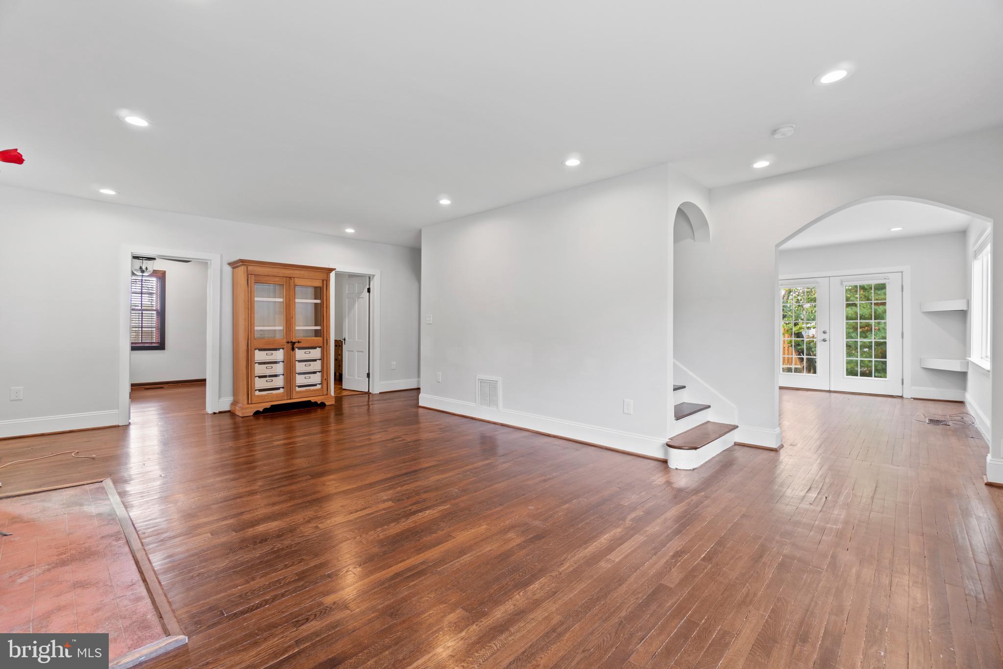 407 Edwards Ferry Road Northeast Leesburg, VA 20176 - Photo 9 of 62 Gallery Image 9